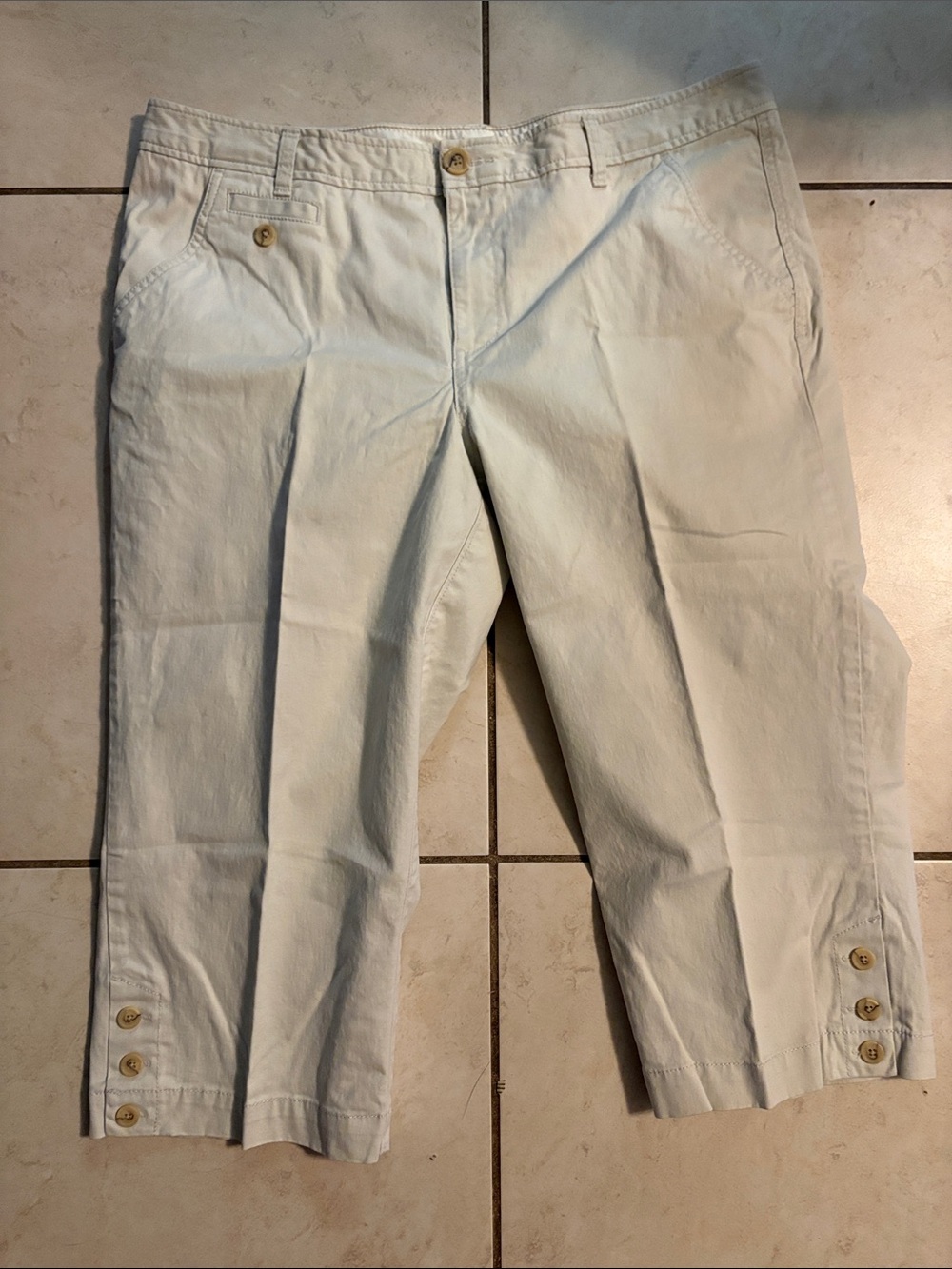 Women’s Cream Capris Pants - Classic Casual Style